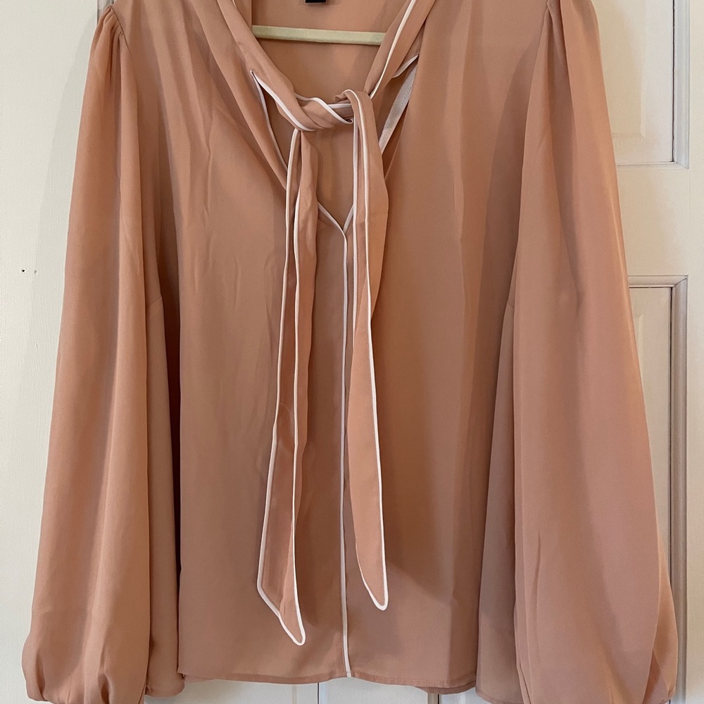 Tie neck Blouse